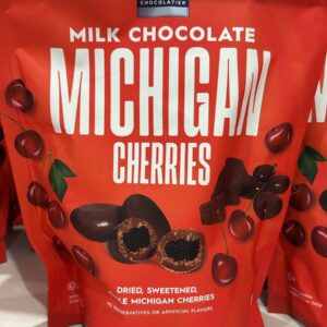 C. Cerezas Cubiertas de Chocolate con Leche (20 oz)