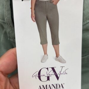 C. Pantalones Capri Amanda de Gloria Vanderbilt para Mujer