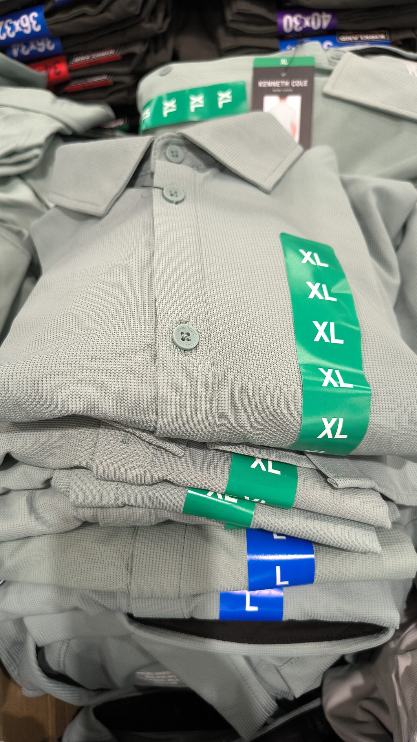 C. Camisa de Manga Corta Ultra Elástica Kenneth Cole para Hombre - Imagen 5